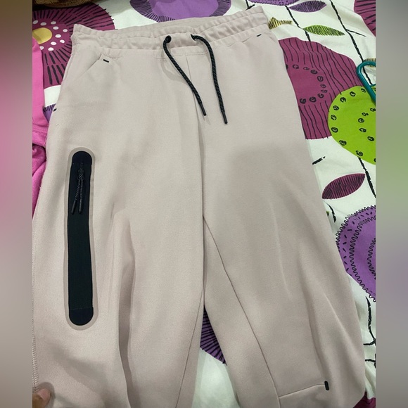 Pink Nike tech fleece pants - Picture 2 of 3